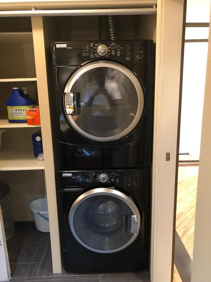 Luxury One Bed/Bath Condo W/ Parking On Whyte Ave Edmonton 0*,  Kanada