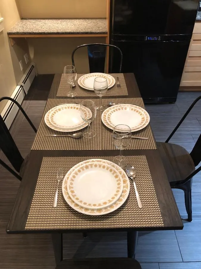 Luxury One Bed/Bath Condo W/ Parking On Whyte Ave Edmonton Apartman